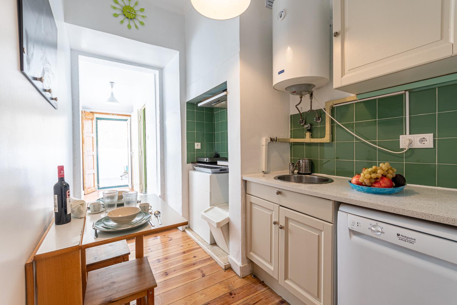 Spacious Apartment With Terrace At Graca Lisboa Kültér fotó