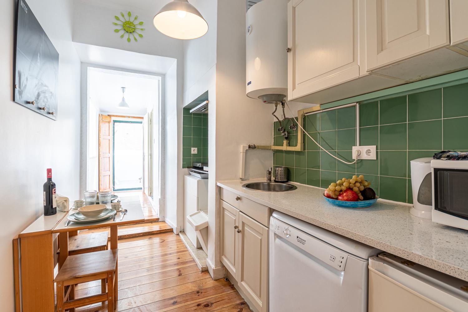Spacious Apartment With Terrace At Graca Lisboa Kültér fotó